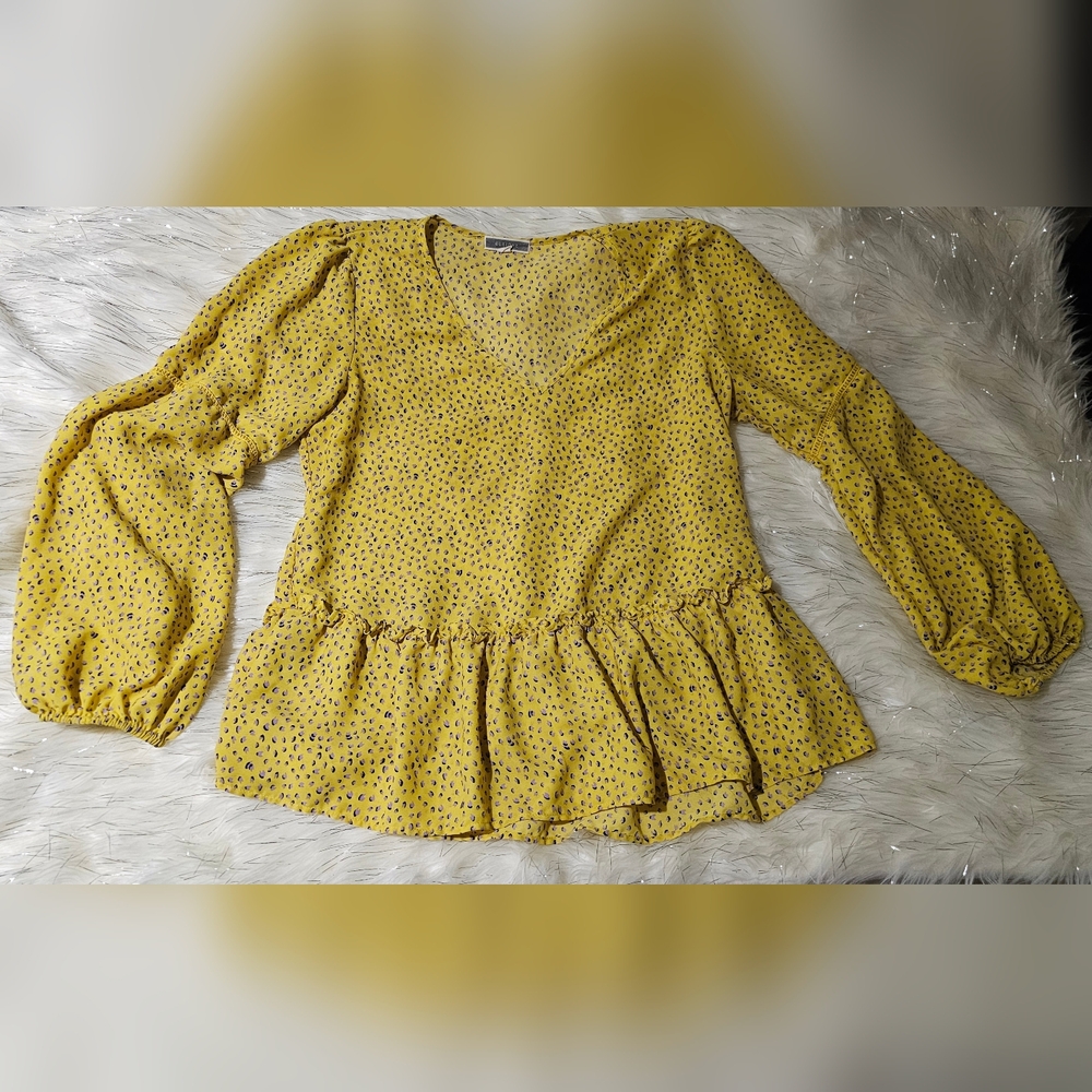 Pleione Yellow Patterned Women's Top Sz S Flowy And Confortable